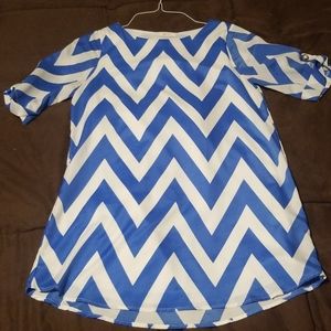 Everly Blue and white Chevron top Small